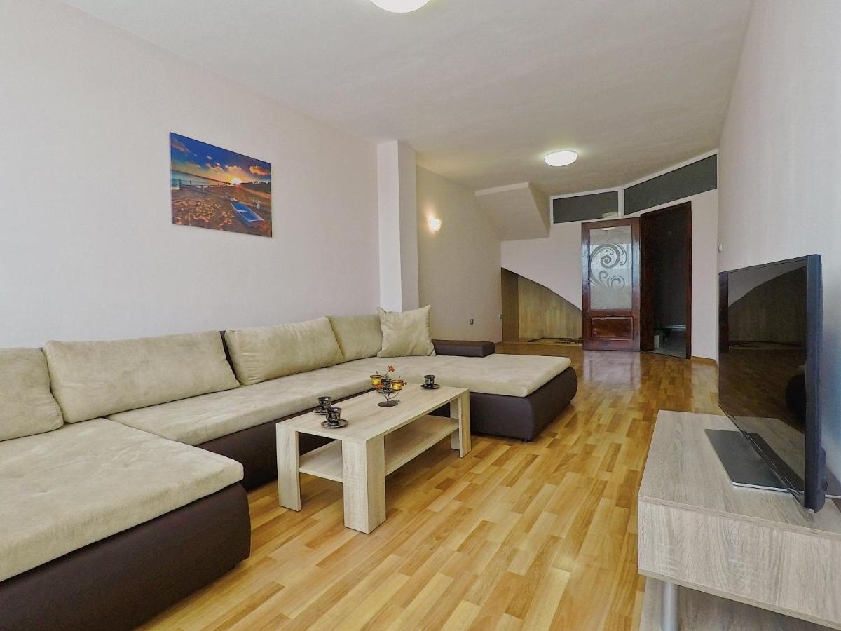 Spacious And Bright Maisonette Varna Center 외부 사진