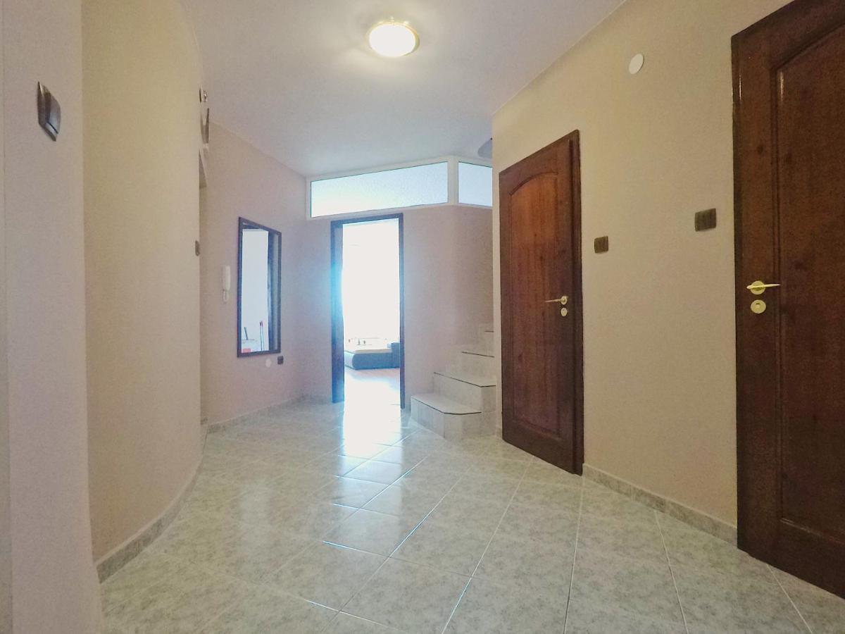 Spacious And Bright Maisonette Varna Center 외부 사진
